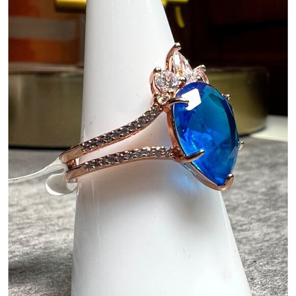 Ring Bomb Party Ring, size 8, NWOT, Blue stone rose gold color band - Picture 3 of 8